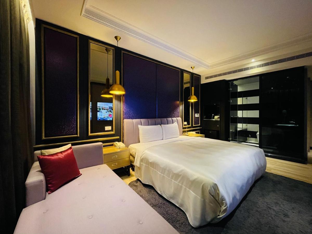 Janeeyre Motel Taichung Exterior foto