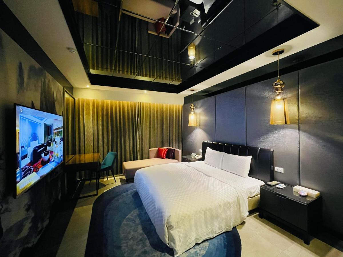 Janeeyre Motel Taichung Exterior foto