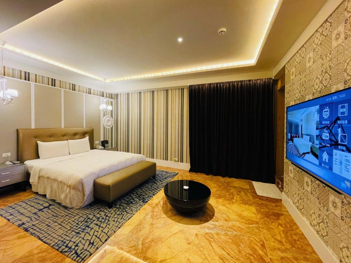 Janeeyre Motel Taichung Exterior foto