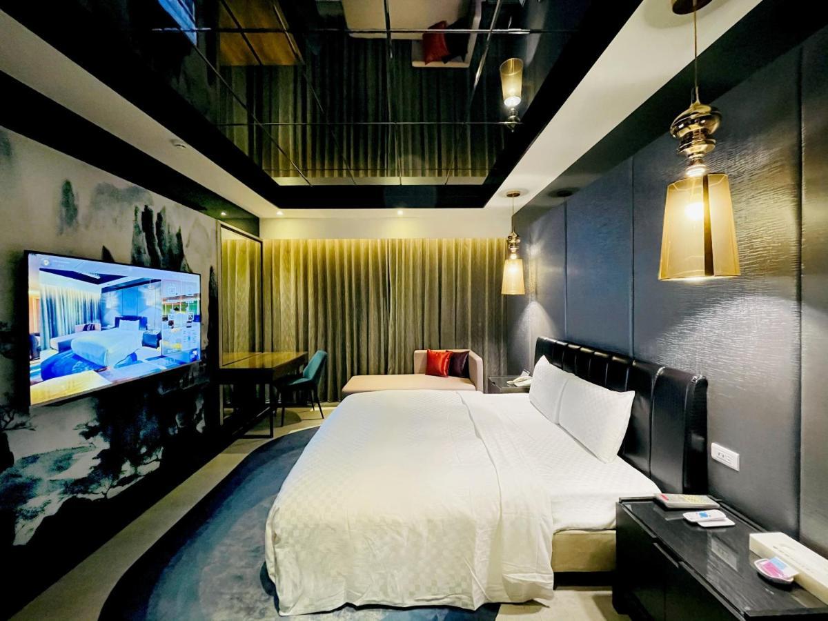 Janeeyre Motel Taichung Exterior foto