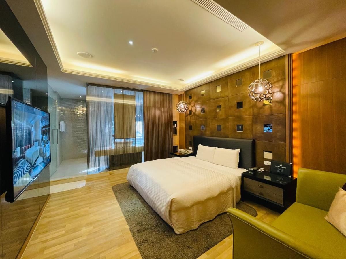 Janeeyre Motel Taichung Exterior foto