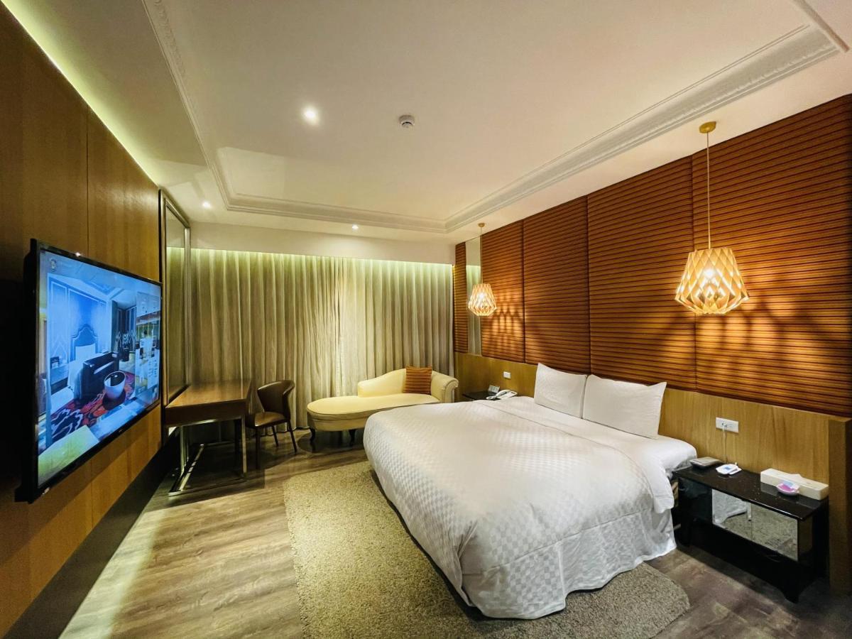 Janeeyre Motel Taichung Exterior foto