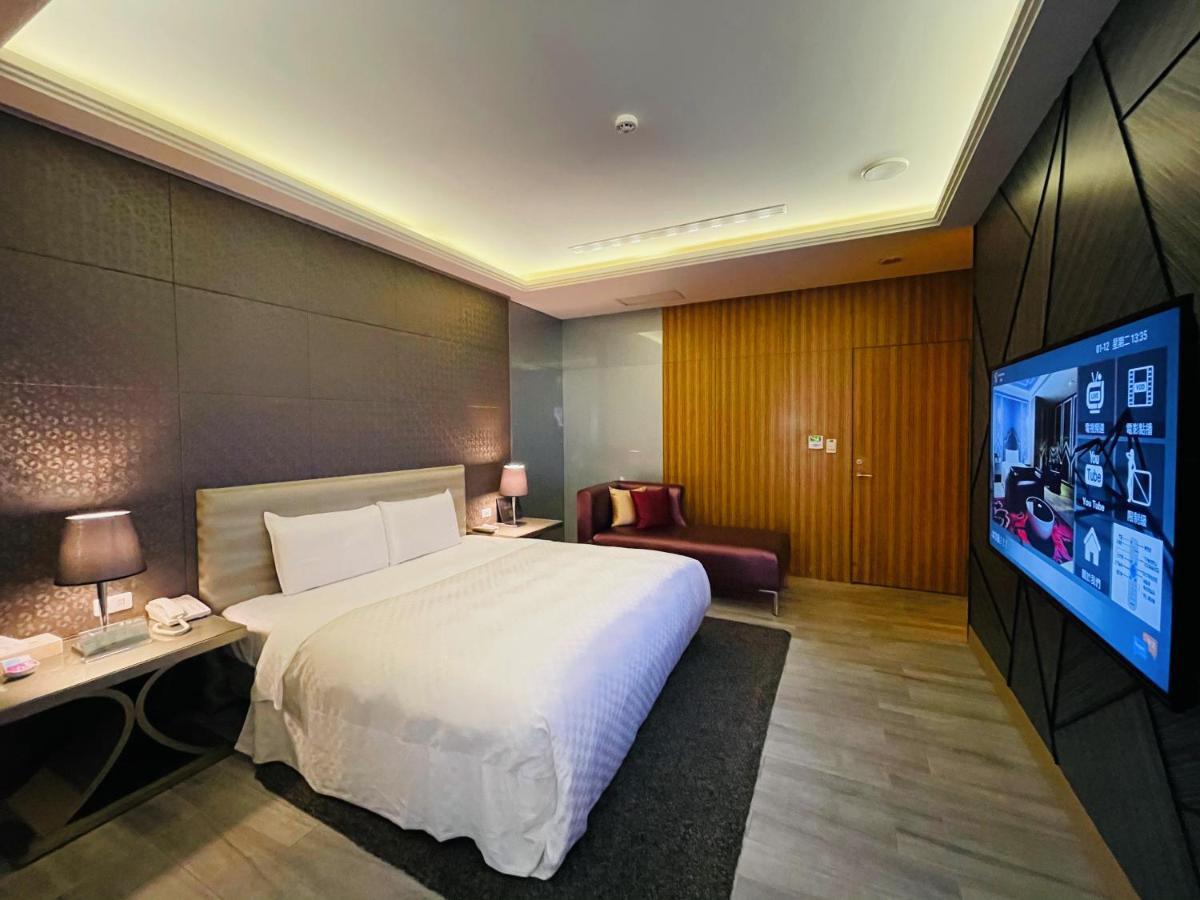 Janeeyre Motel Taichung Exterior foto