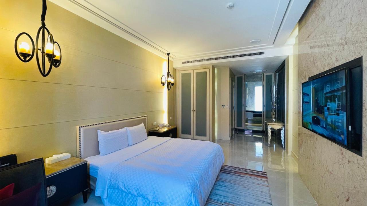 Janeeyre Motel Taichung Exterior foto