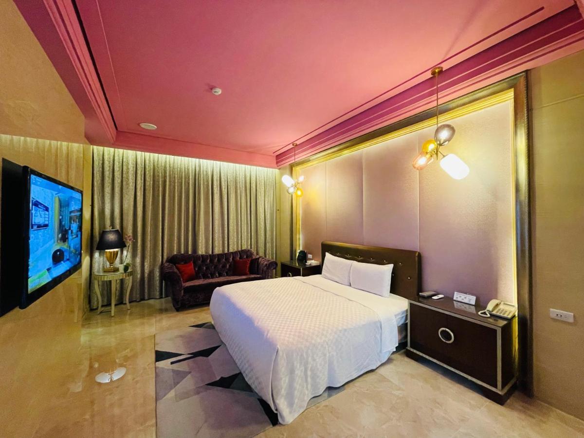 Janeeyre Motel Taichung Exterior foto