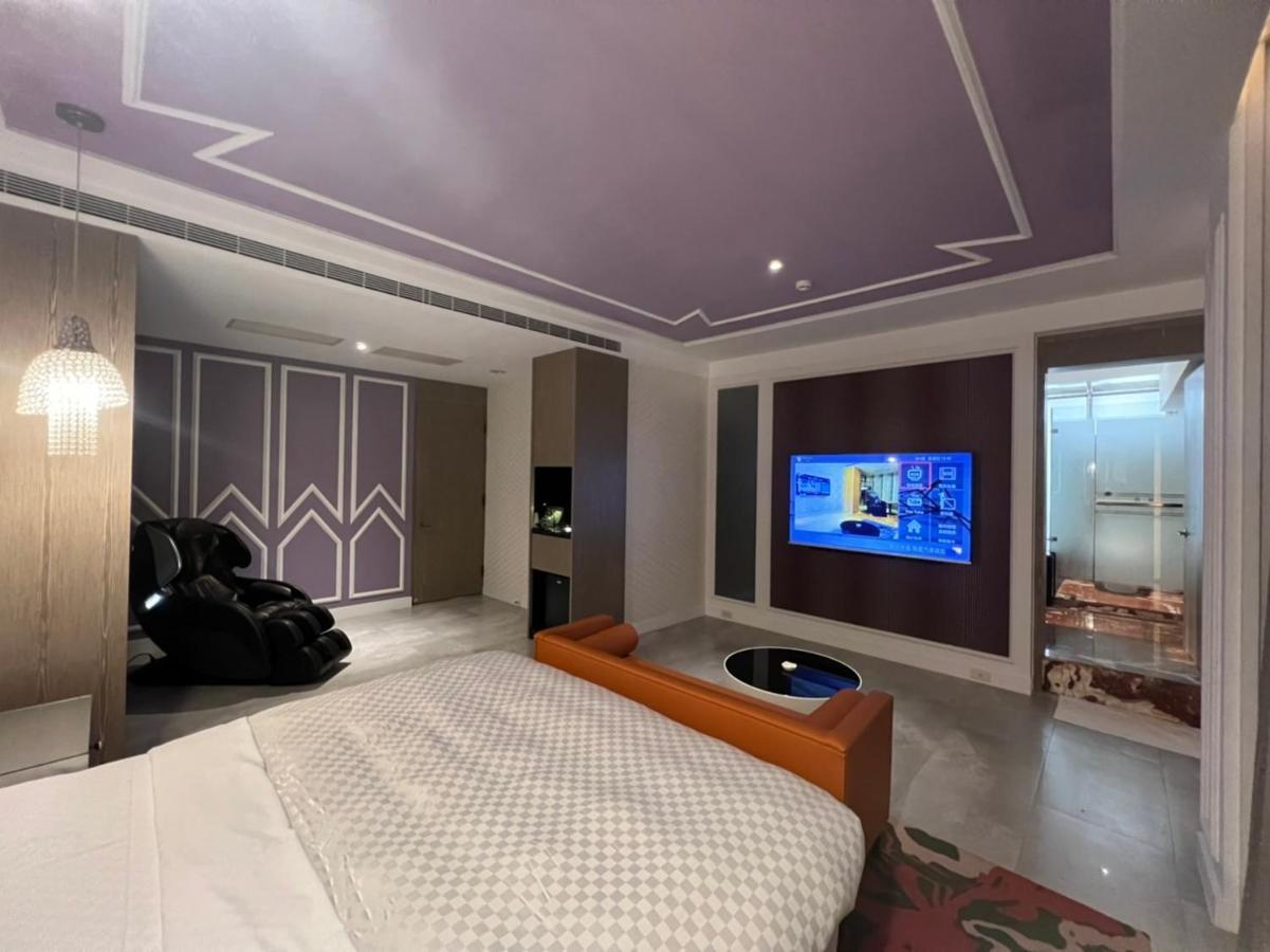 Janeeyre Motel Taichung Exterior foto